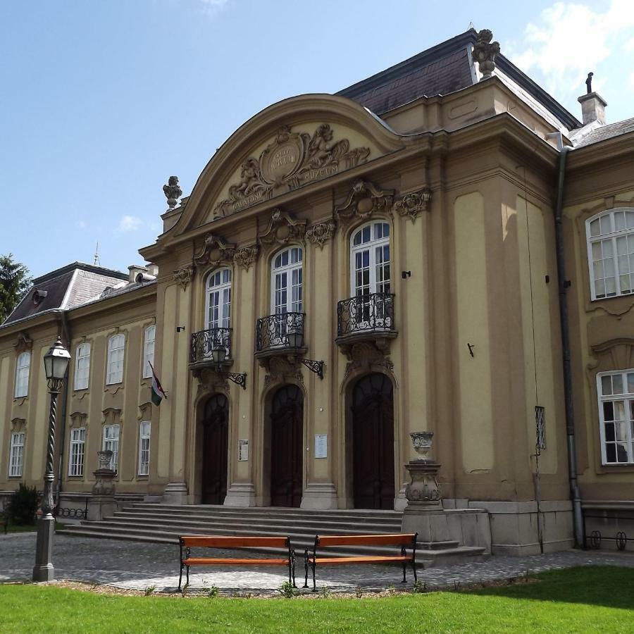 Tulipanvendeghaz Hotell Keszthely Eksteriør bilde